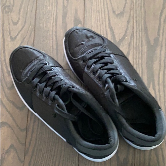 Shoes - Picture 2 of 3